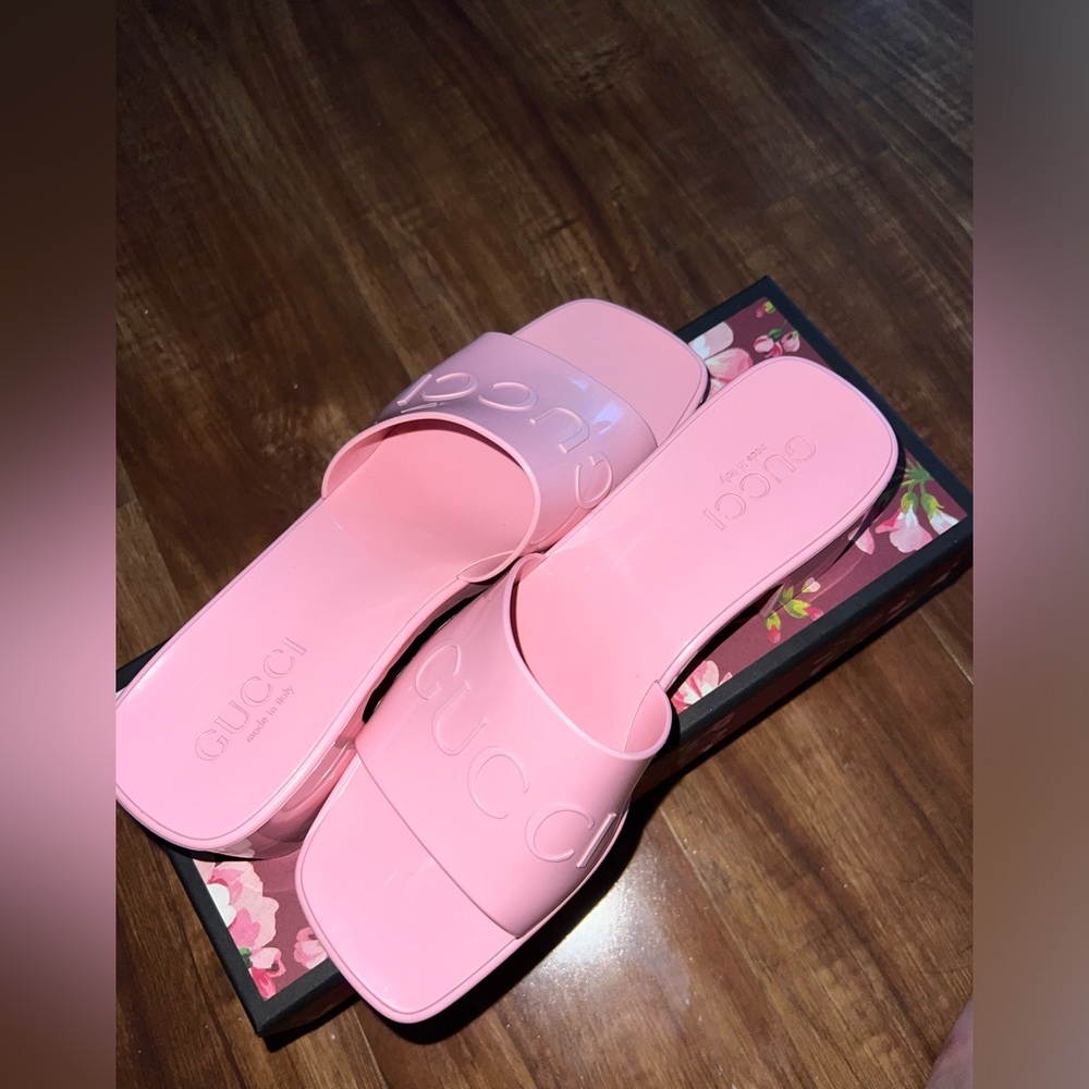 gucci rubber heel/sandles